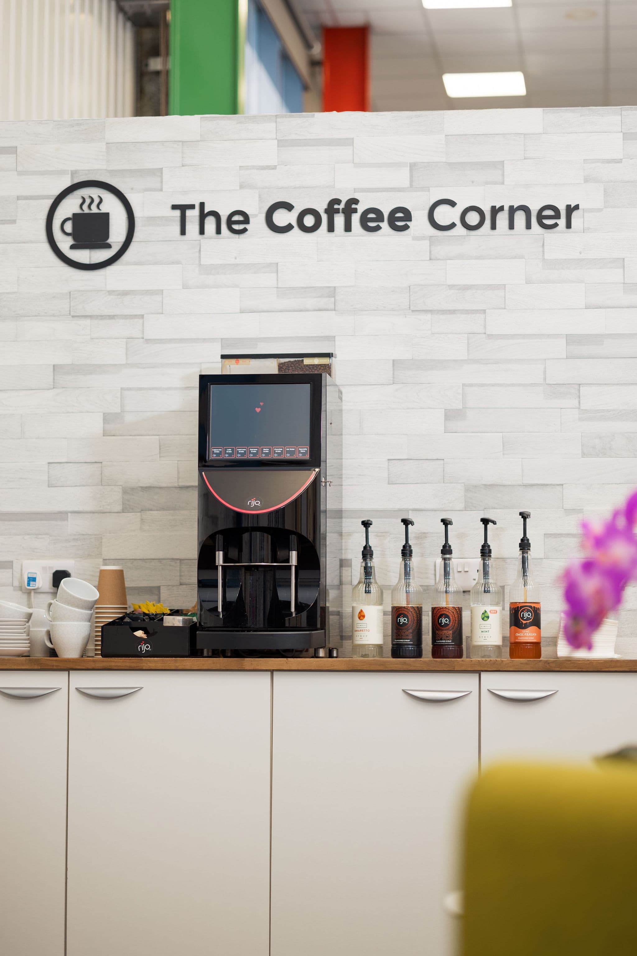 The Coffee Corner waiting area at Dack Motor Group, where drivers wait while their vehicle is worked on